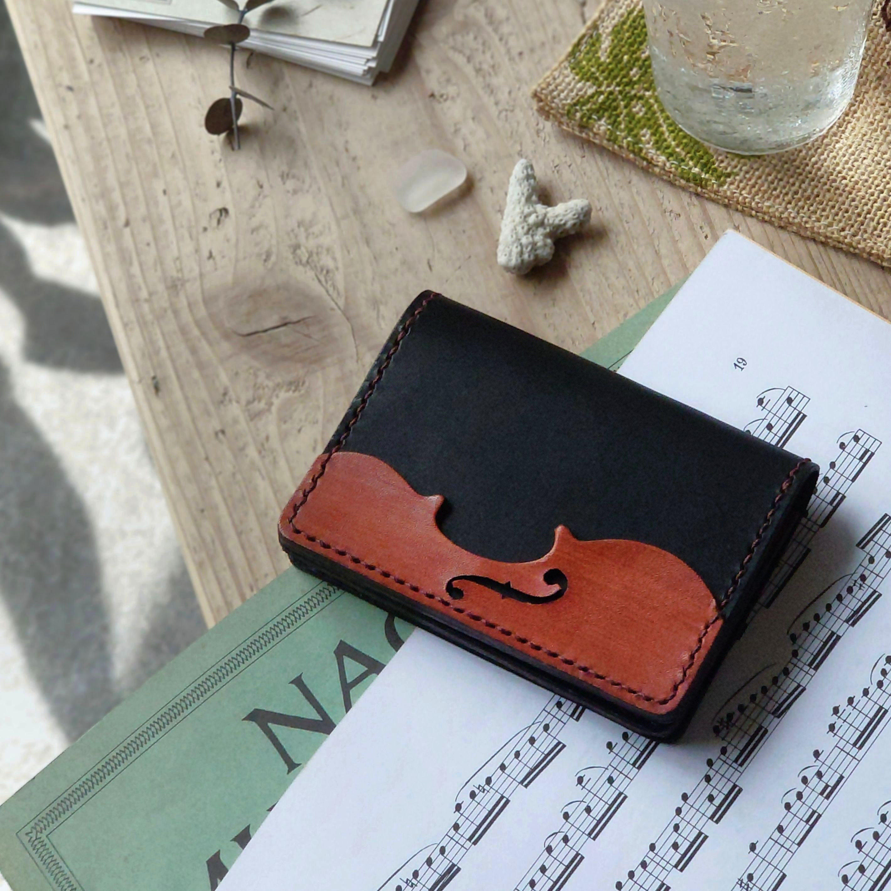 《特集掲載》個性派！【バイオリン】名刺ケース(カード入れ・名刺入れ) 柿渋染め ※袋ラッピング無料